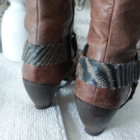 Rare U roads soft slouch leather western riding boots recycled tire like new - Picture 7 of 16